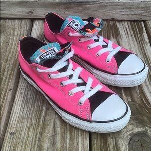 NWOT KIDS- Converse Hot Pink Double Tongue Sneakers Size 3